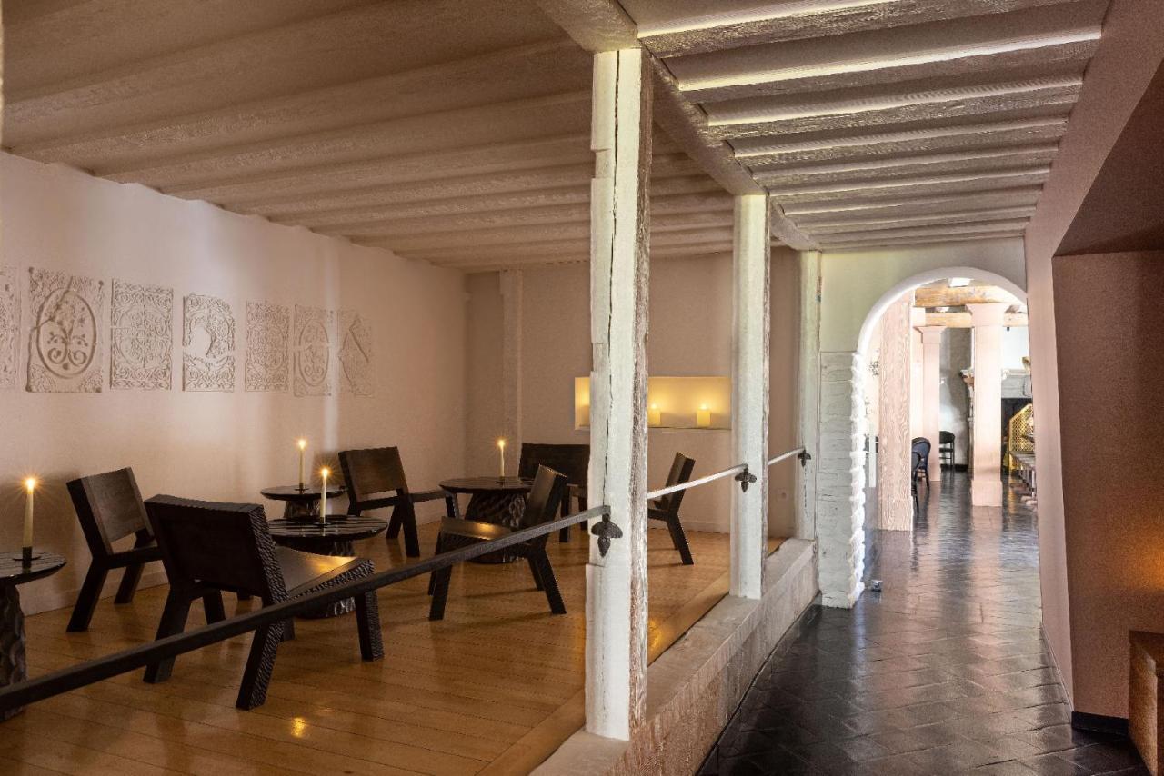 Carmel 1643 Hotell Arbois Eksteriør bilde